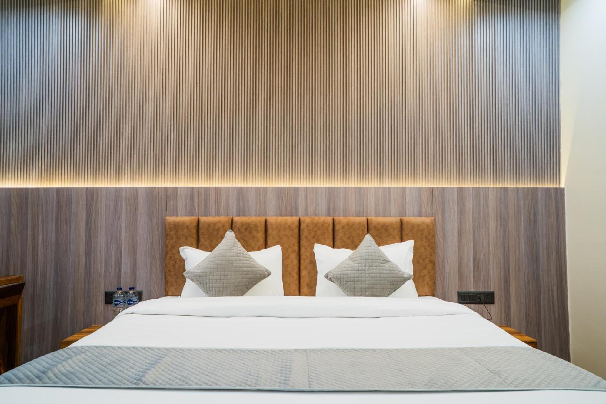 De Grand Dwarka-near Airport