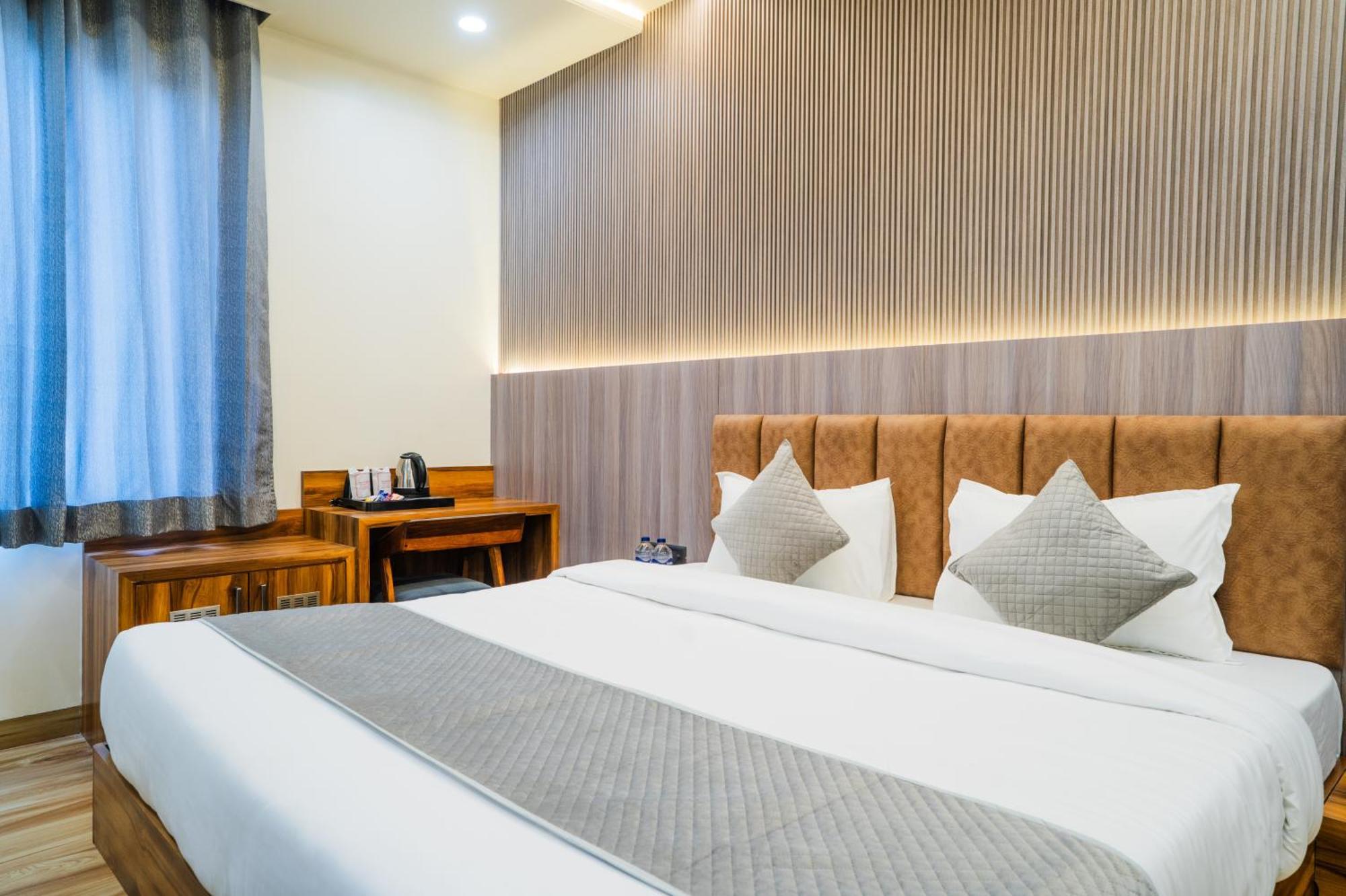 De Grand Dwarka-near Airport