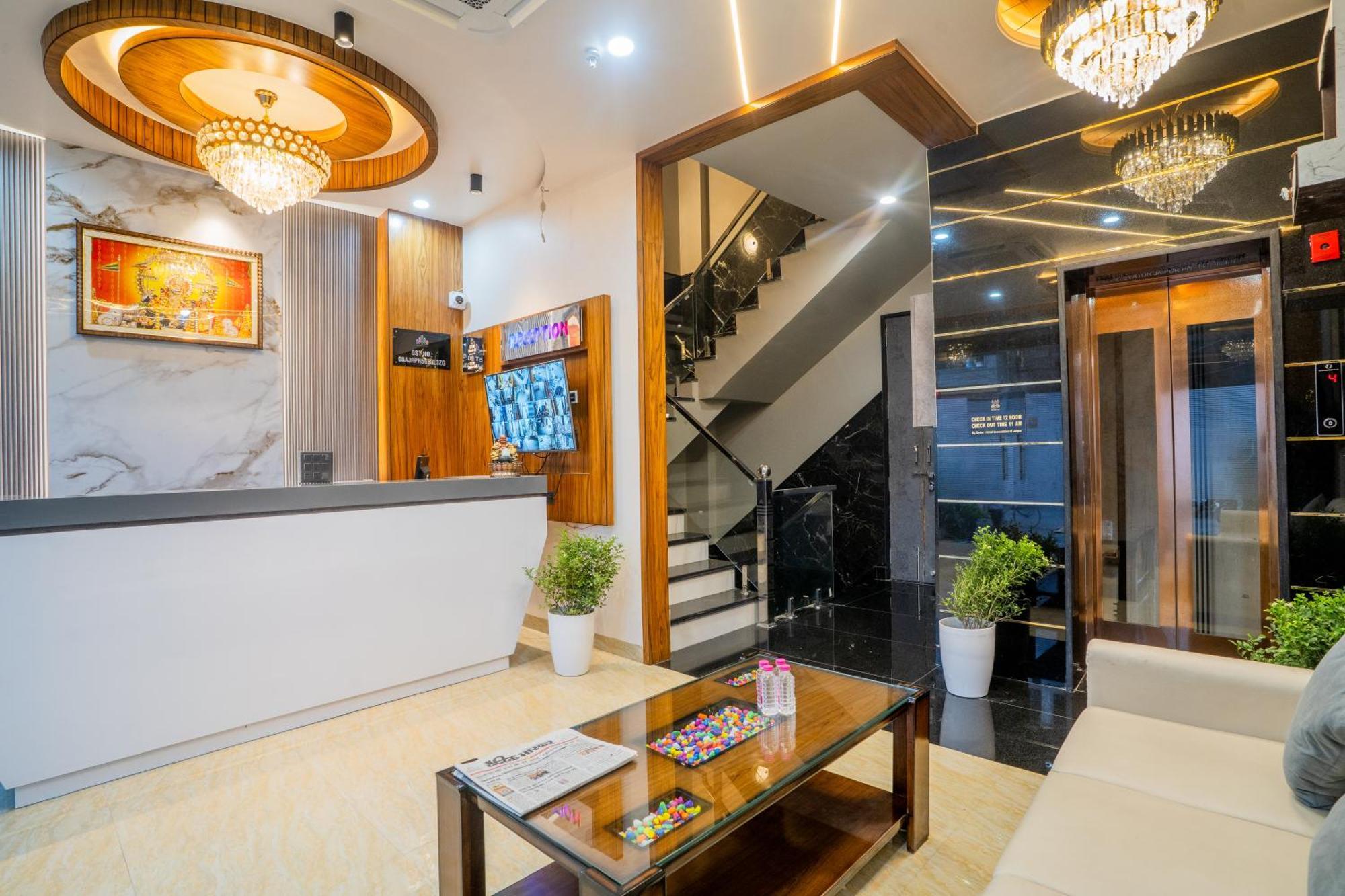 De Grand Dwarka-near Airport Hotel