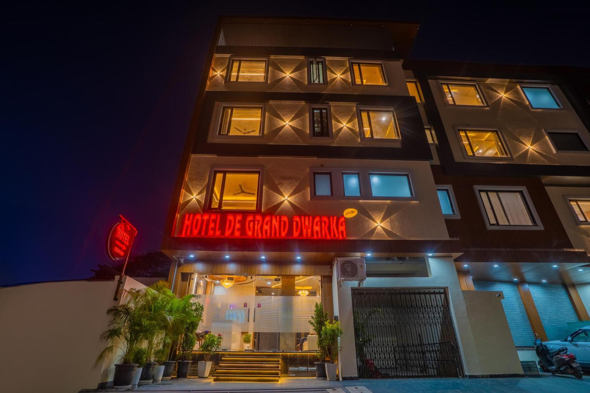 De Grand Dwarka-near Airport