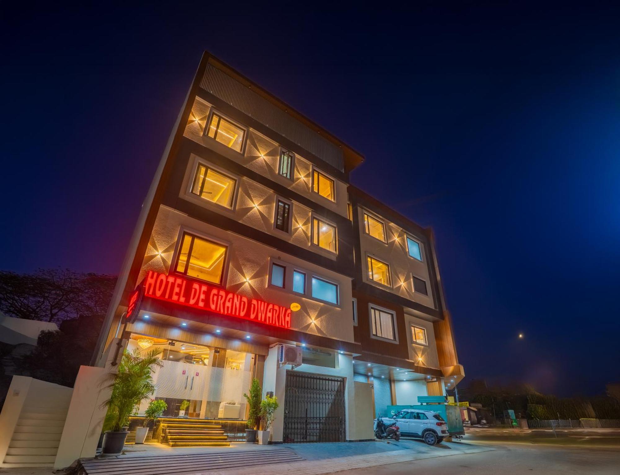 De Grand Dwarka-near Airport Hotel 3*