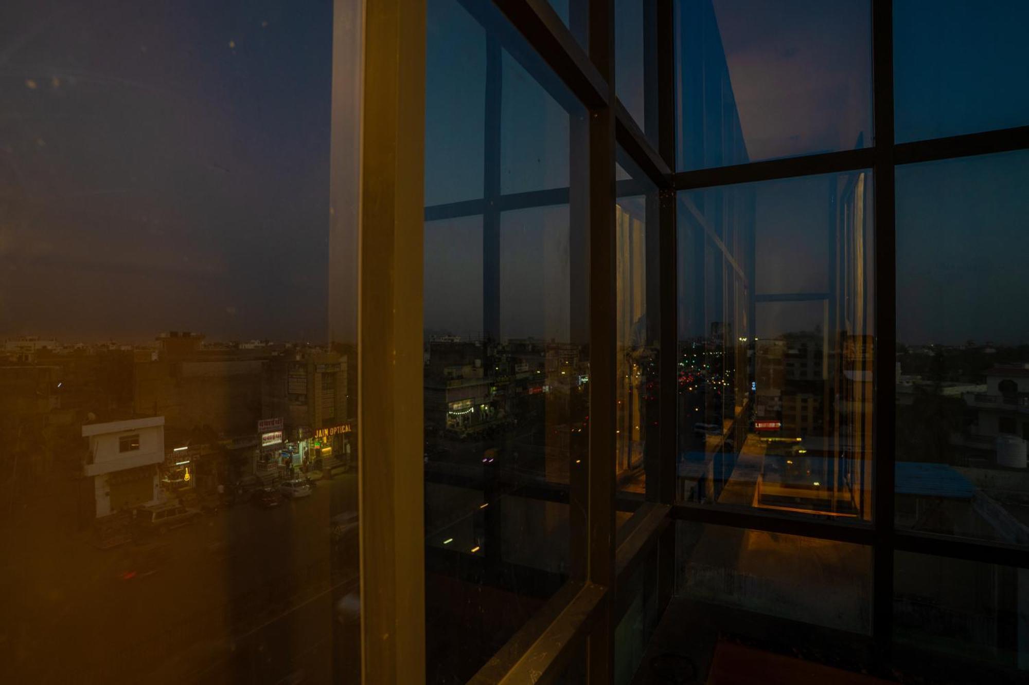 De Grand Dwarka-near Airport 3*